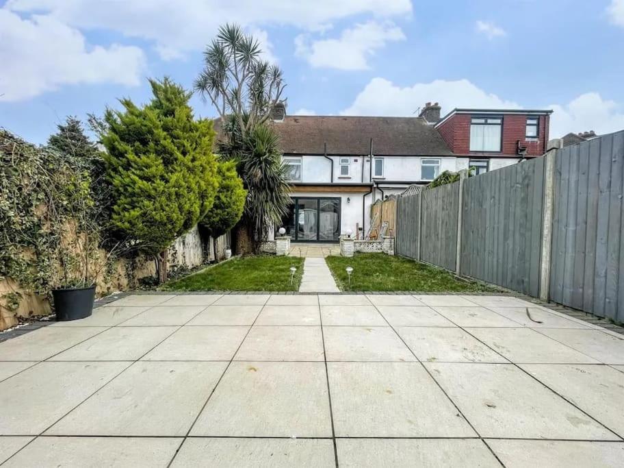 Beautiful Bright Three Bedroom House In And With Free Parking Hove